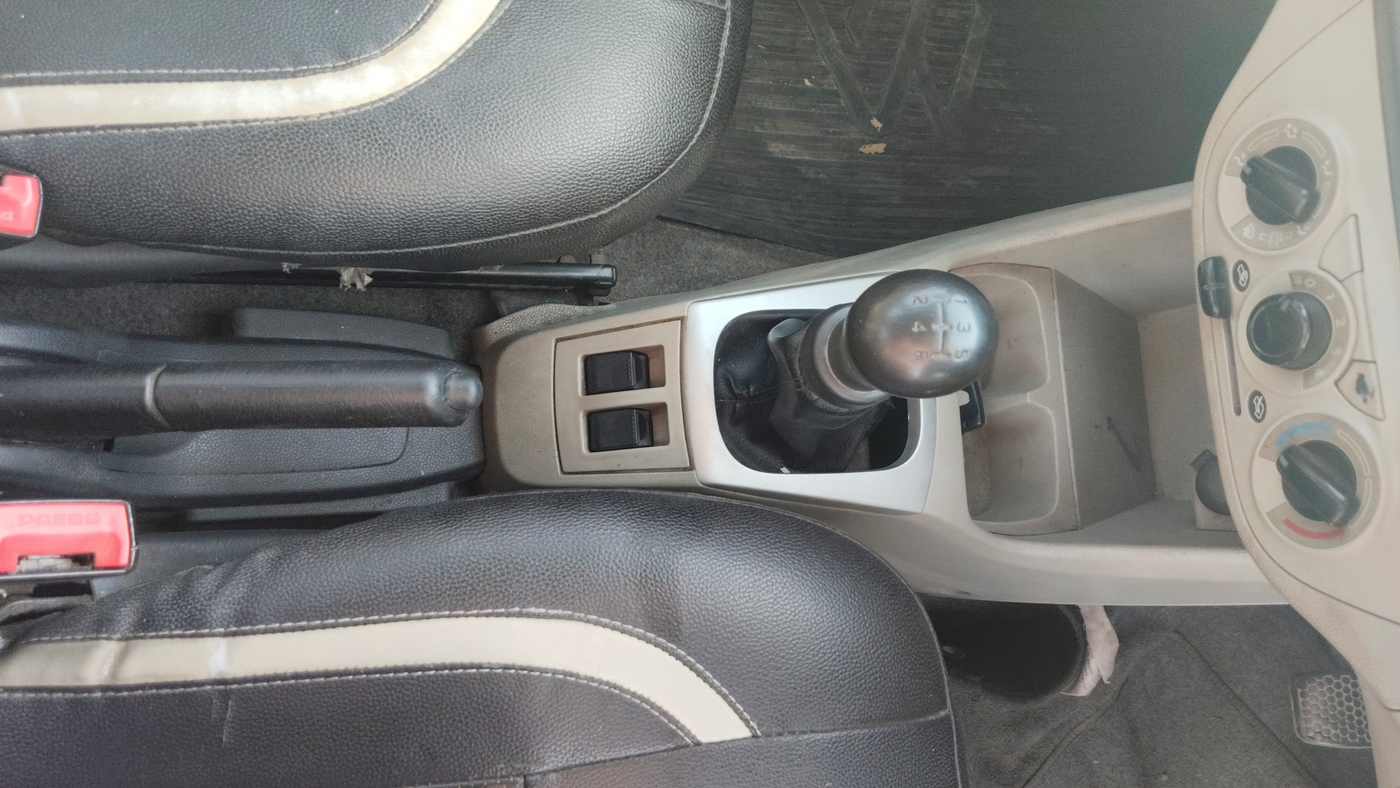 2017 Maruti Alto K10 VXI, Petrol, Manual, 67,260 km, Gear Lever