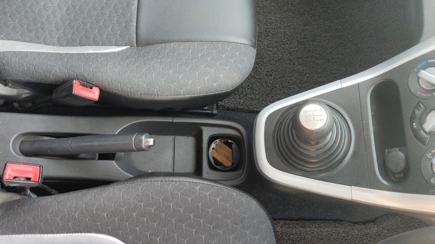 2013 Maruti Ritz VDI, Diesel, Manual, 1,18,004 km, Gear Lever