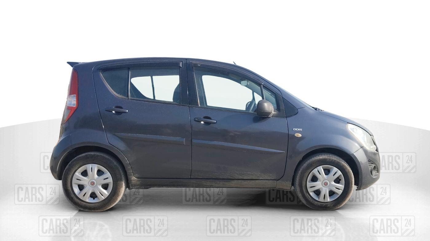 2013 Maruti Ritz VDI, Diesel, Manual, 1,18,004 km, Right Side View