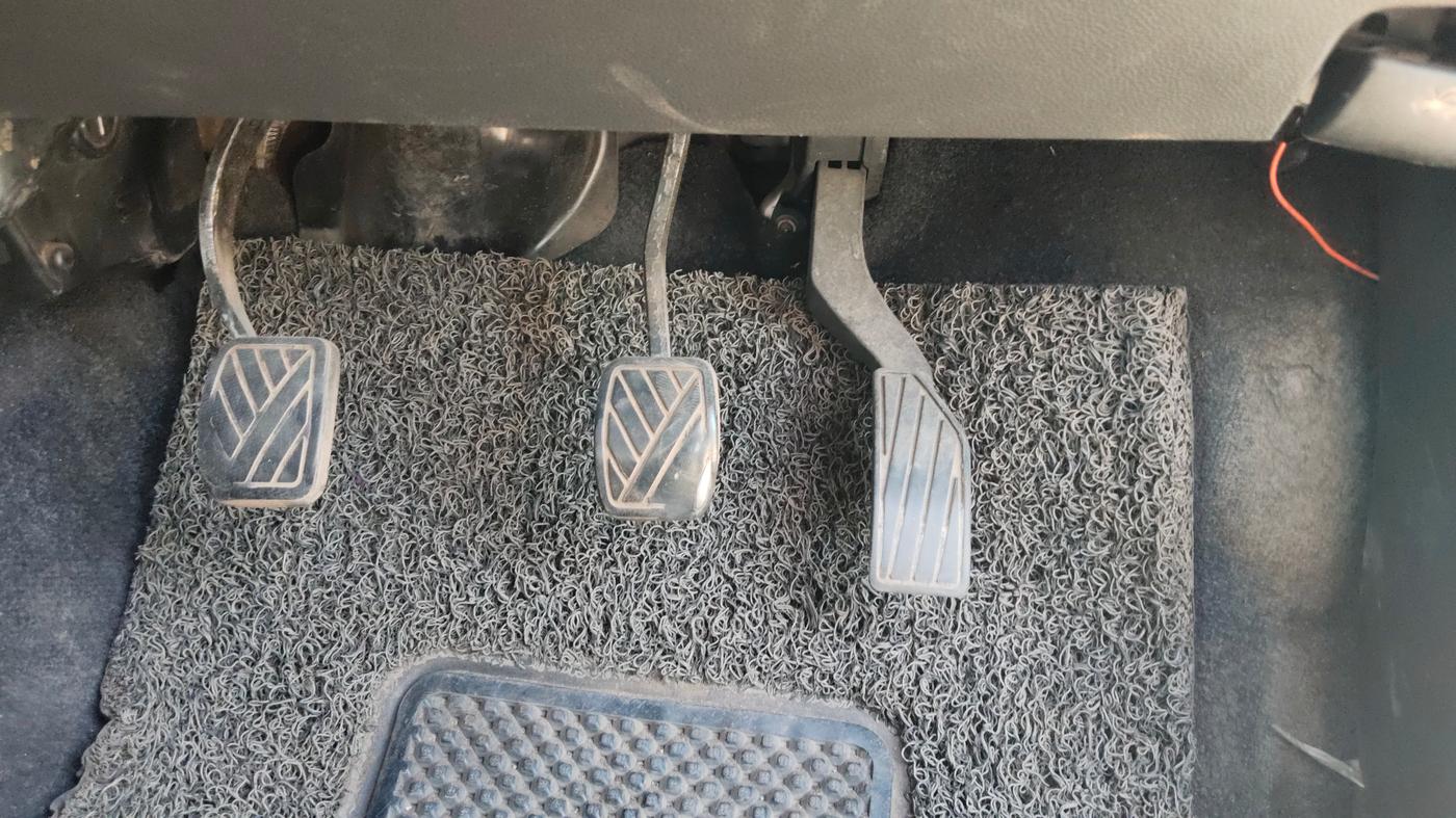2013 Maruti Ritz VDI, Diesel, Manual, 1,18,004 km, Pedals