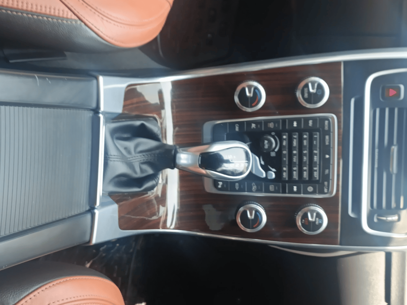 2017 Volvo S60 KINETIC D4, Diesel, Automatic, 91,020 km, Gear Lever