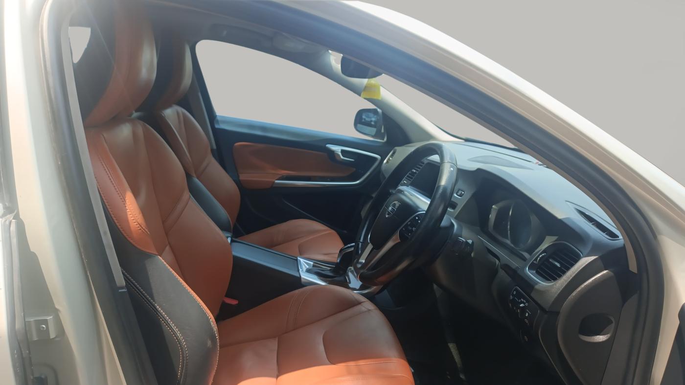2017 Volvo S60 KINETIC D4, Diesel, Automatic, 91,020 km, Right Side Front Door Cabin