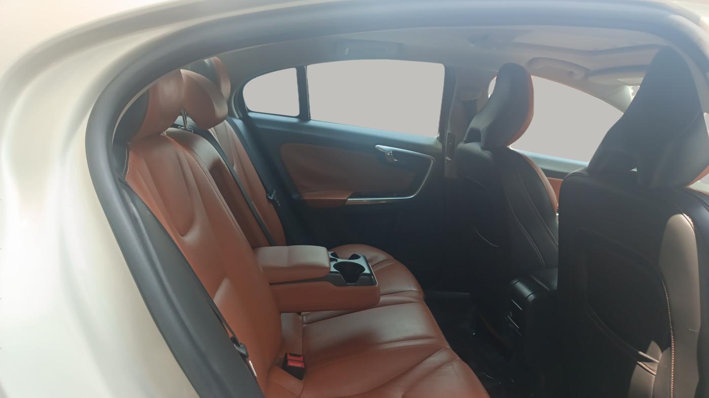 2017 Volvo S60 KINETIC D4, Diesel, Automatic, 91,020 km, Right Side Rear Door Cabin
