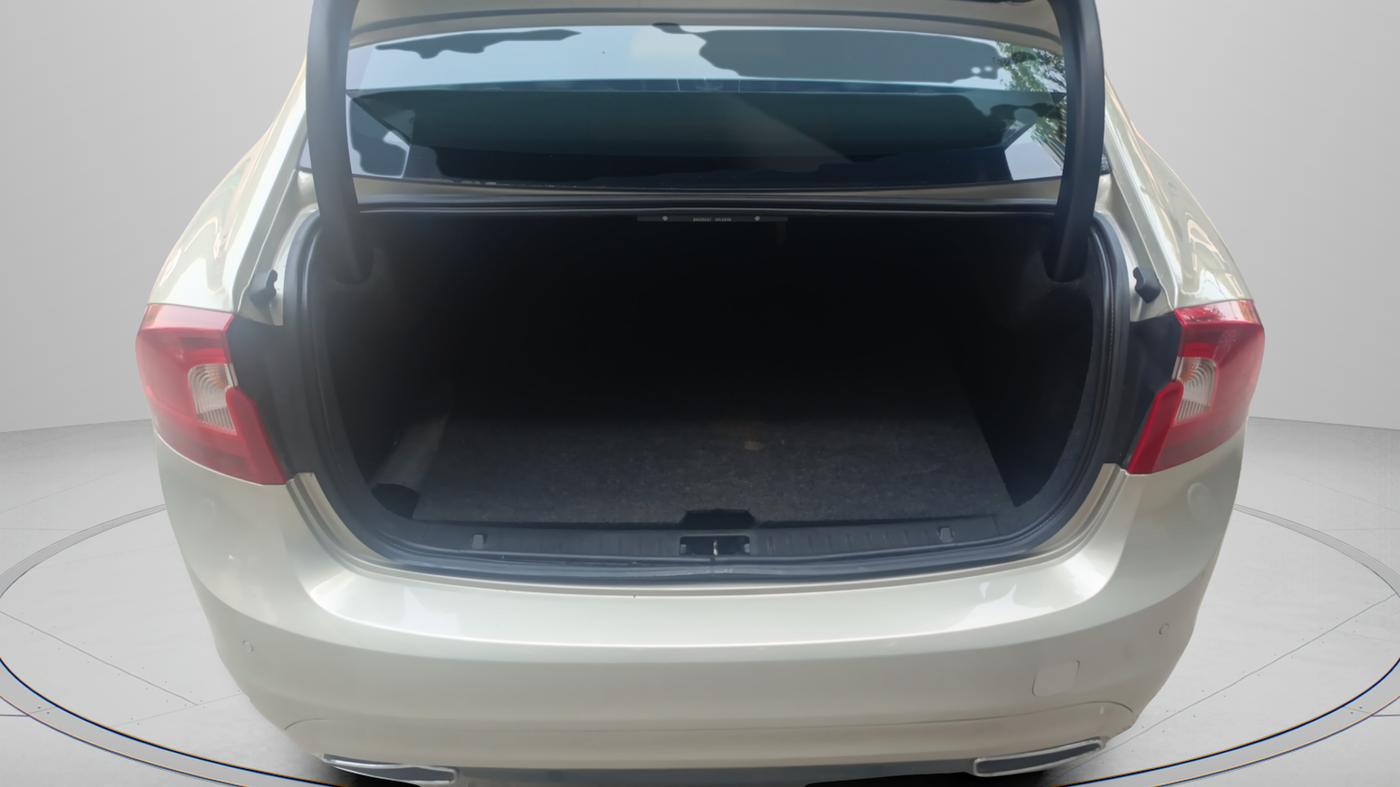 2017 Volvo S60 KINETIC D4, Diesel, Automatic, 91,020 km, Boot Inside