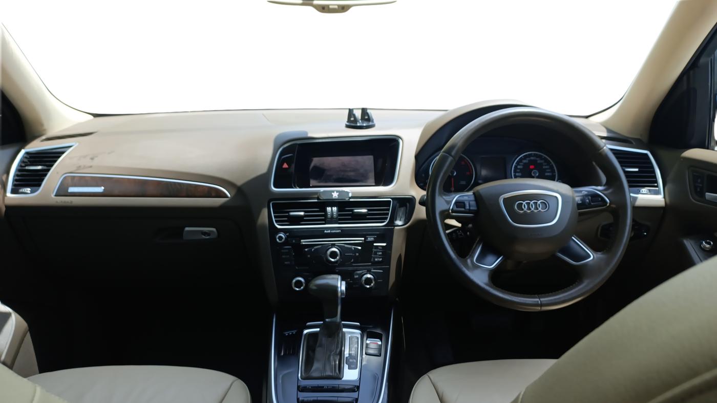 2016 Audi Q5 30 TDI PREMIUM PLUS, Diesel, Automatic, 76,079 km, Dashboard
