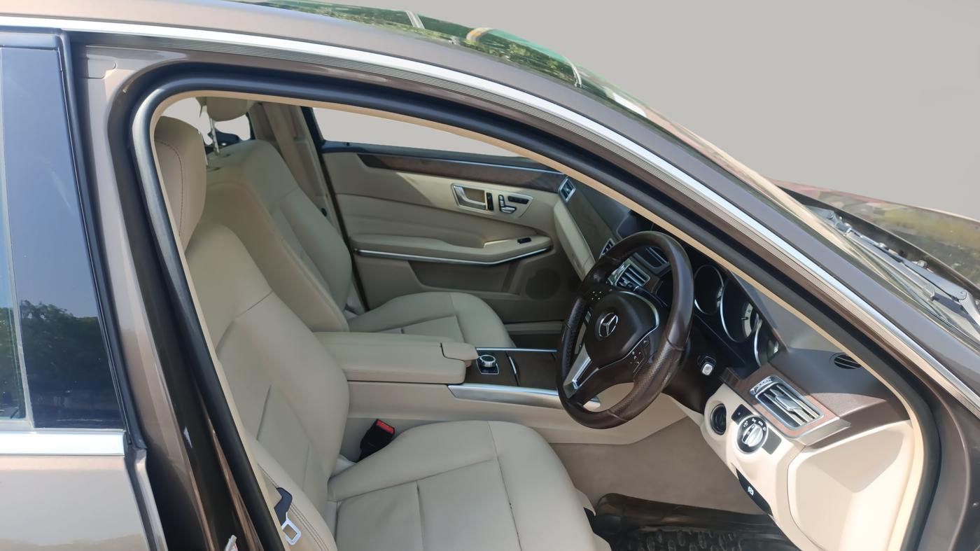 2015 Mercedes Benz E Class E 250 CDI Avantgarde, Diesel, Automatic, 66,701 km, Right Side Front Door Cabin
