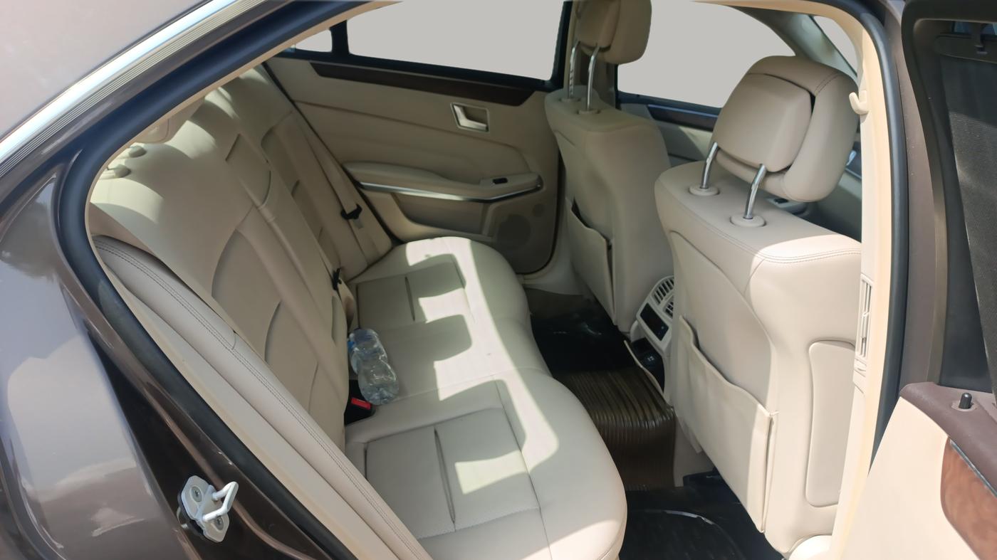 2015 Mercedes Benz E Class E 250 CDI Avantgarde, Diesel, Automatic, 66,701 km, Right Side Rear Door Cabin