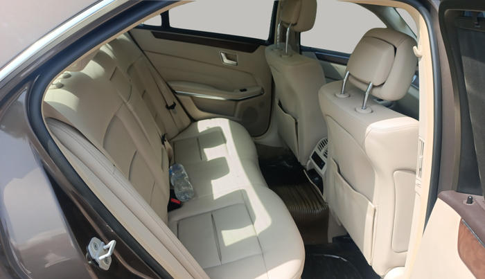 2015 Mercedes Benz E Class E 250 CDI Avantgarde, Diesel, Automatic, 66,701 km, Right Side Rear Door Cabin