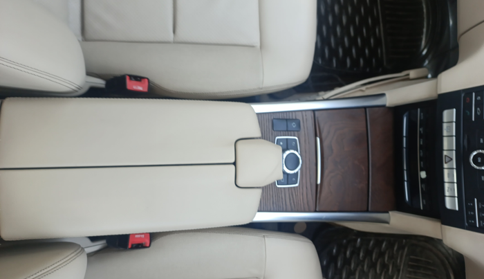 2015 Mercedes Benz E Class E 250 CDI Avantgarde, Diesel, Automatic, 66,701 km, Gear Lever