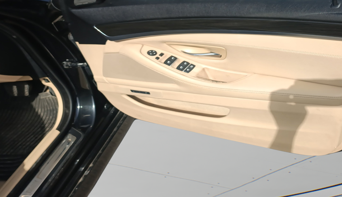 2016 BMW 5 Series 520D LUXURY LINE, Diesel, Automatic, 83,336 km, Driver Side Door Panel Controls