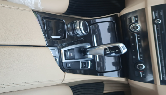 2016 BMW 5 Series 520D LUXURY LINE, Diesel, Automatic, 83,336 km, Gear Lever