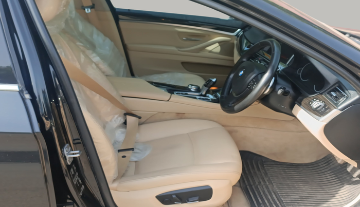 2016 BMW 5 Series 520D LUXURY LINE, Diesel, Automatic, 83,336 km, Right Side Front Door Cabin