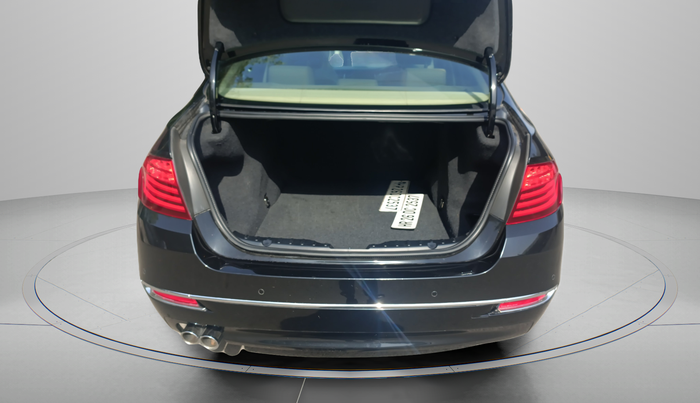 2016 BMW 5 Series 520D LUXURY LINE, Diesel, Automatic, 83,336 km, Boot Inside