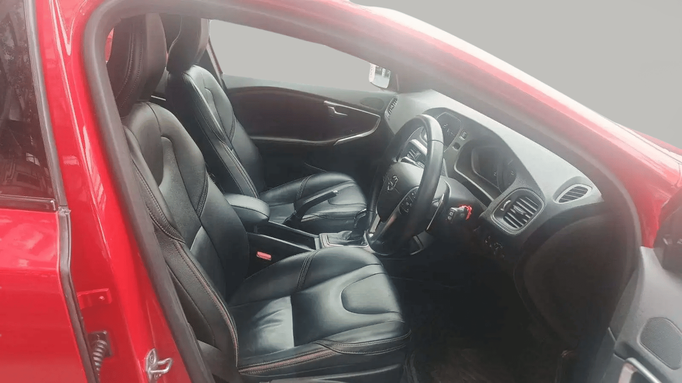 2017 Volvo V40 Cross Country D3, Diesel, Automatic, 64,048 km, Right Side Front Door Cabin