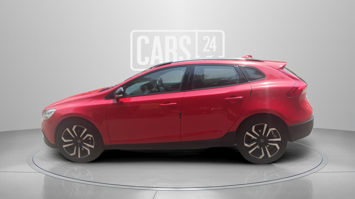 2017 Volvo V40 Cross Country D3, Diesel, Automatic, 64,048 km, Left Side