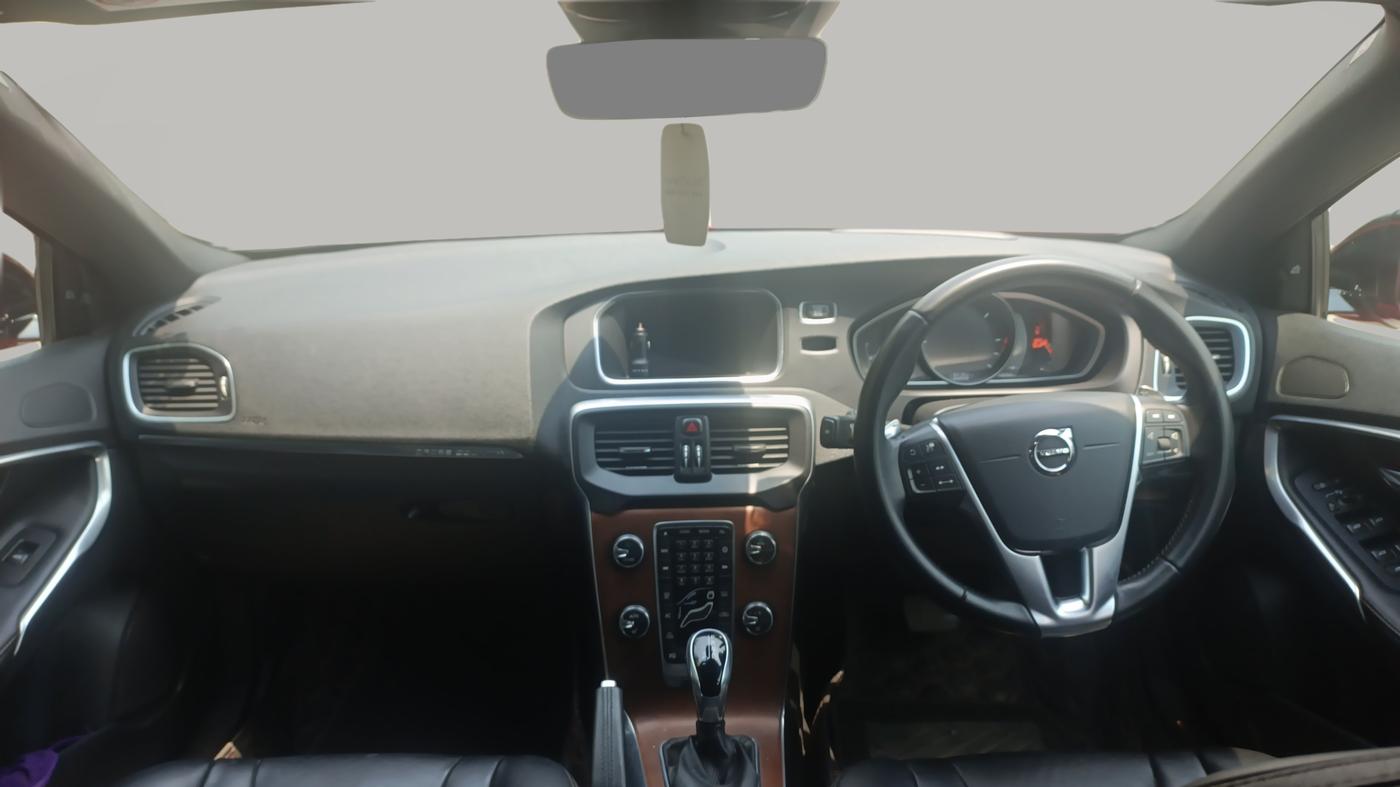 2017 Volvo V40 Cross Country D3, Diesel, Automatic, 64,048 km, Dashboard
