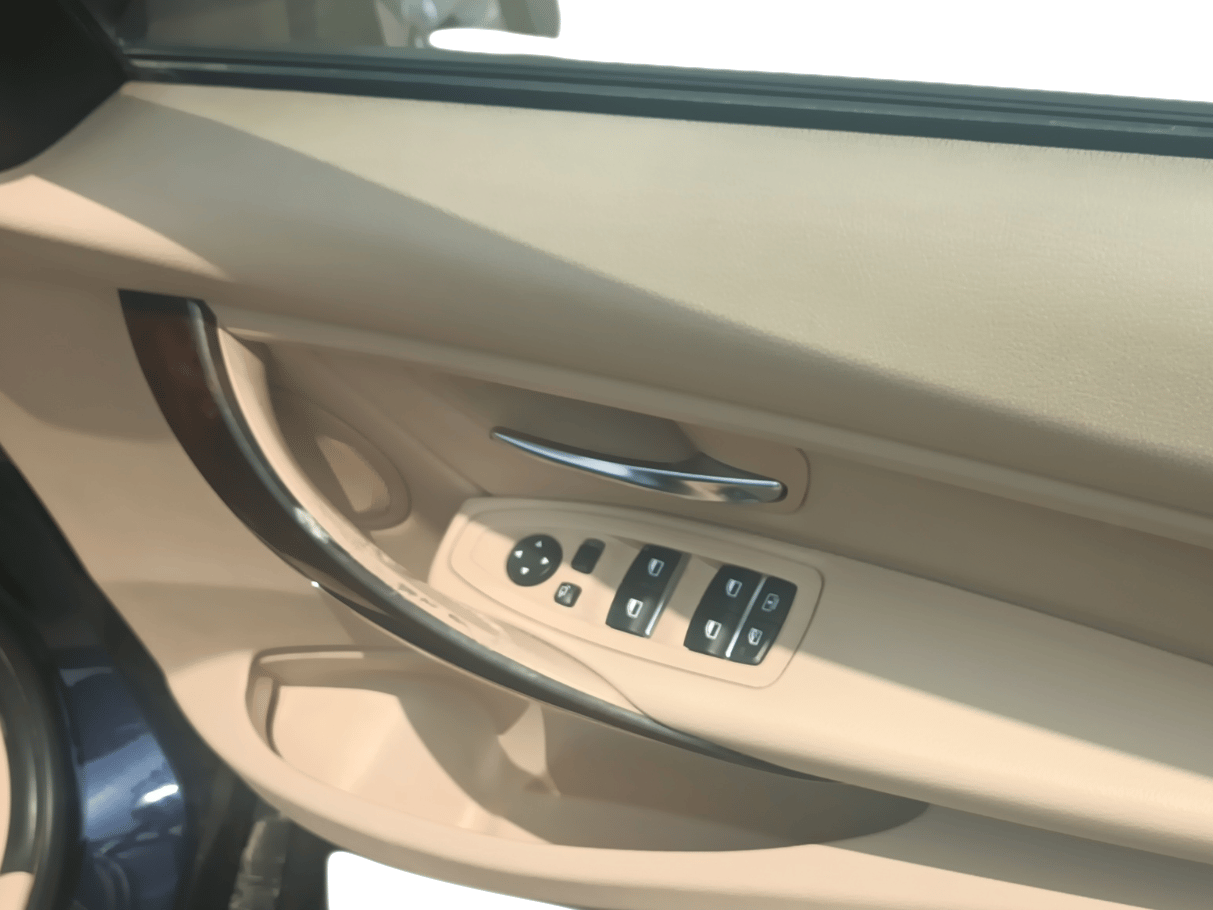 2016 BMW 3 Series 320d Sport Line, Diesel, Automatic, 62,192 km, Driver Side Door Panel Controls