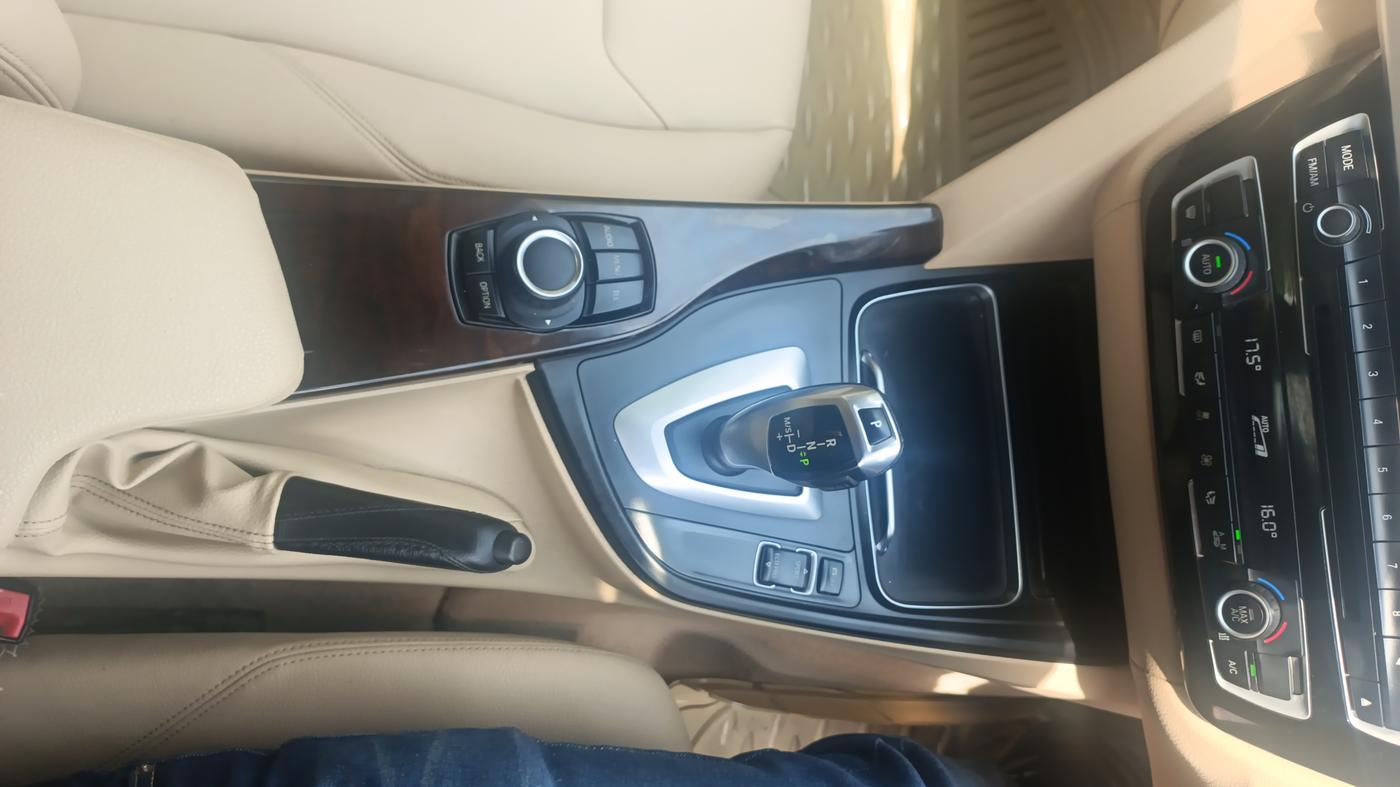 2016 BMW 3 Series 320d Sport Line, Diesel, Automatic, 62,192 km, Gear Lever