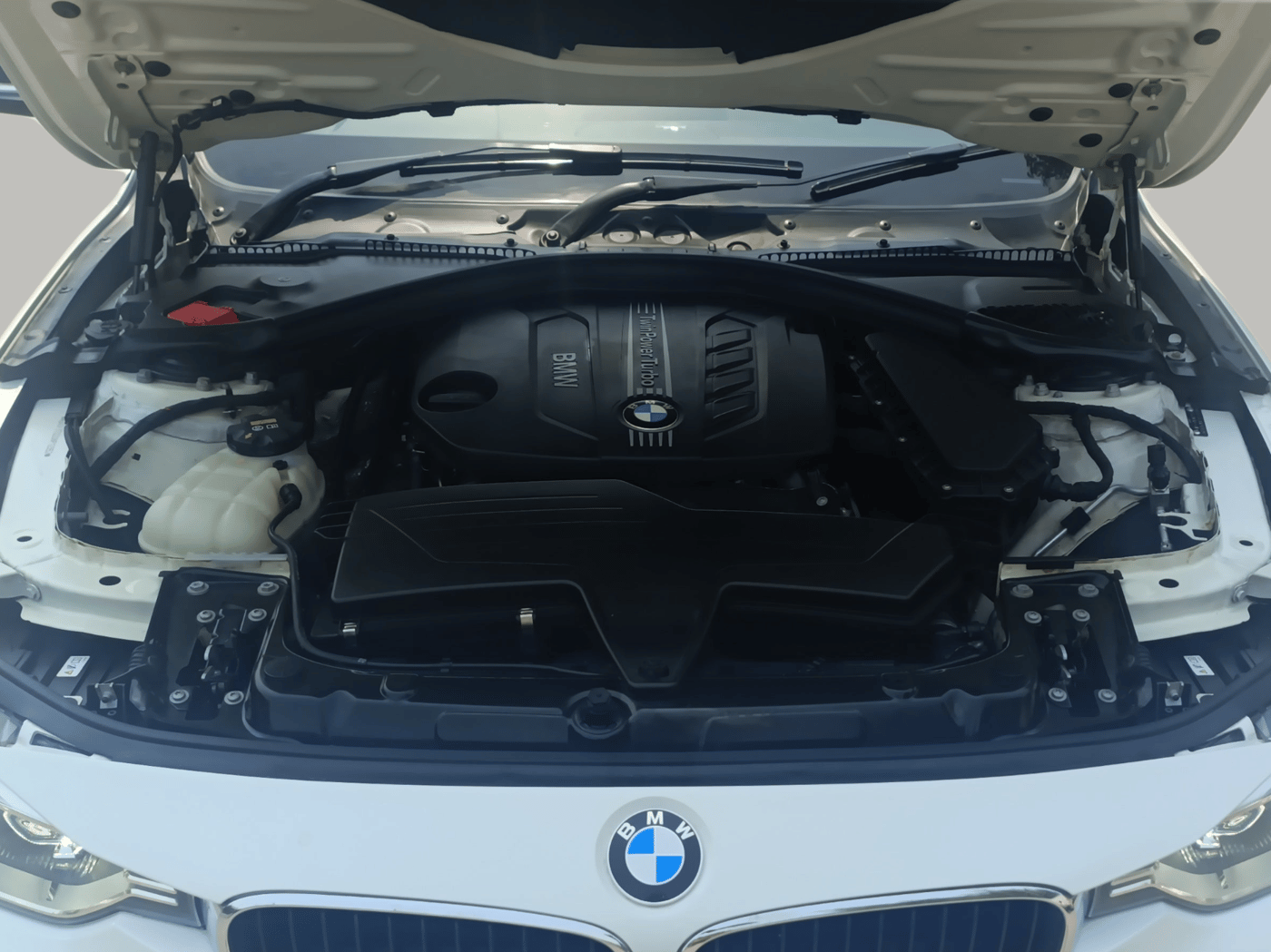 2015 BMW 3 Series 320D LUXURYLINE, Diesel, Automatic, 37,660 km, Open Bonnet