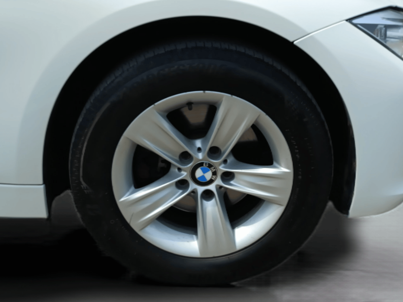 2015 BMW 3 Series 320D LUXURYLINE, Diesel, Automatic, 37,660 km, Right Front Wheel
