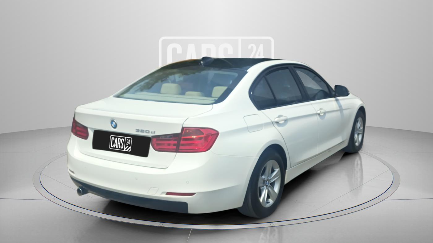 2015 BMW 3 Series 320D LUXURYLINE, Diesel, Automatic, 37,660 km, Right Back Diagonal
