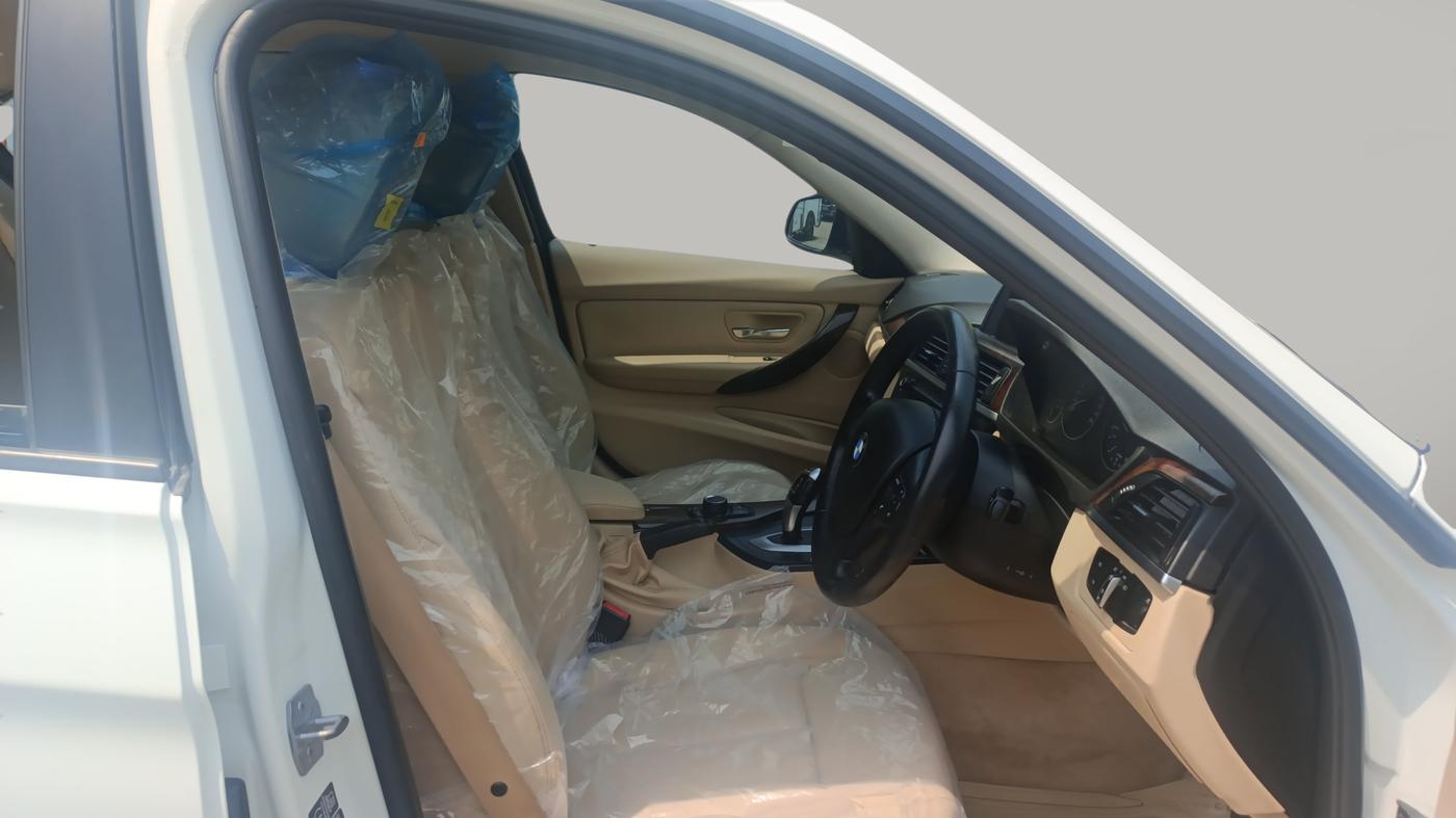 2015 BMW 3 Series 320D LUXURYLINE, Diesel, Automatic, 37,660 km, Right Side Front Door Cabin