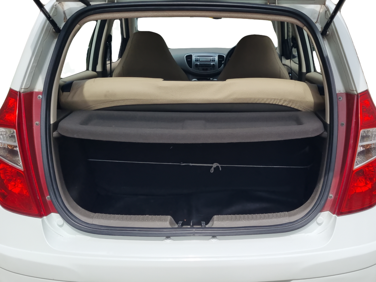 2012 Hyundai i10 MAGNA 1.2, Petrol, Manual, 71,418 km, Boot Inside