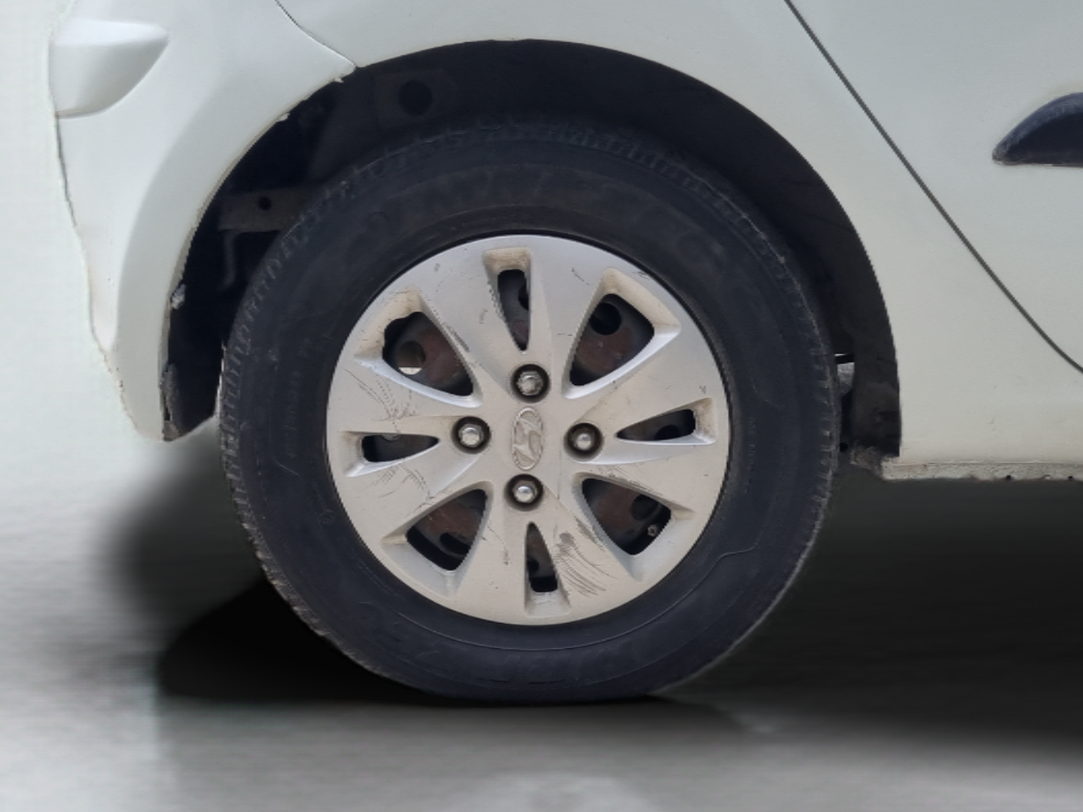 2012 Hyundai i10 MAGNA 1.2, Petrol, Manual, 71,418 km, Right Rear Wheel