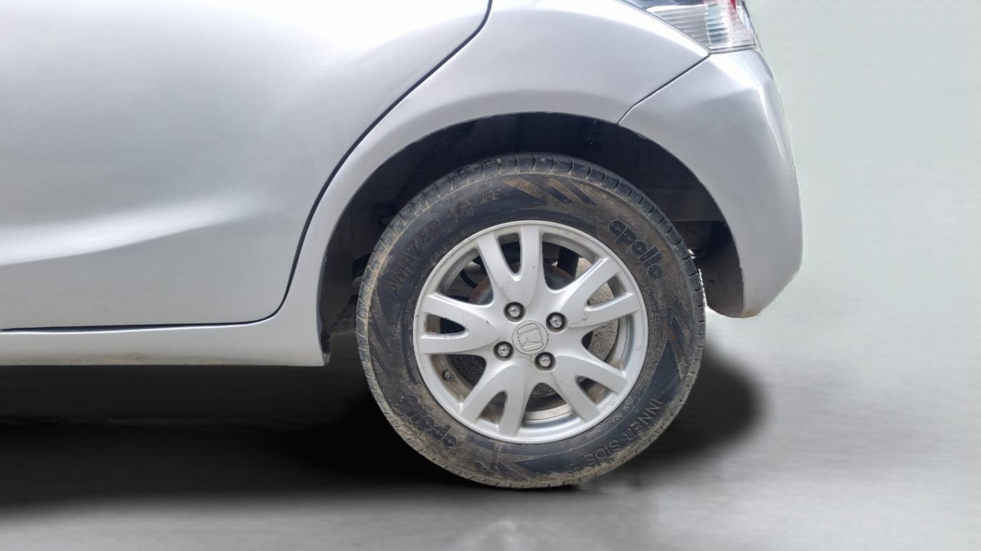 2013 Honda Brio V MT, Petrol, Manual, 79,237 km, Left Rear Wheel