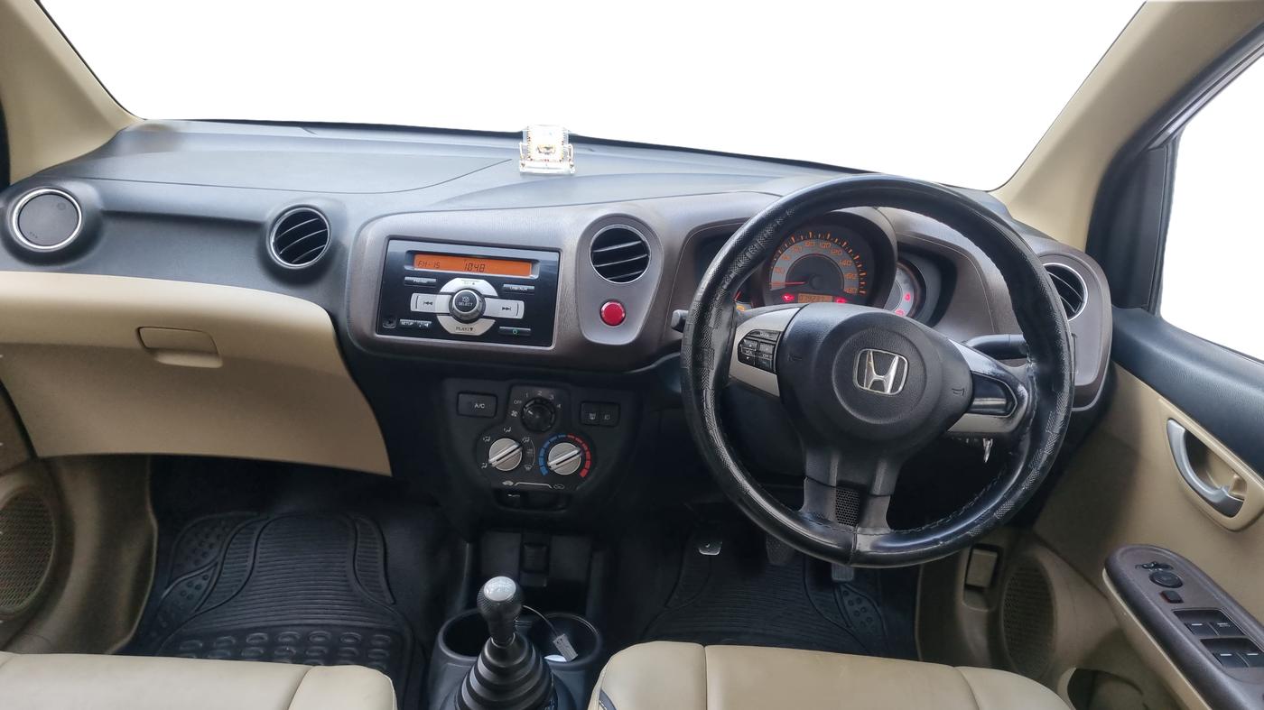 2013 Honda Brio V MT, Petrol, Manual, 79,237 km, Dashboard