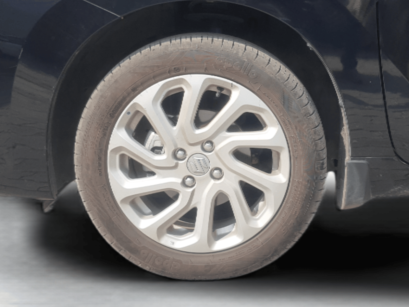 2024 Maruti Baleno ZETA PETROL 1.2, Petrol, Manual, 13,356 km, Left Front Wheel