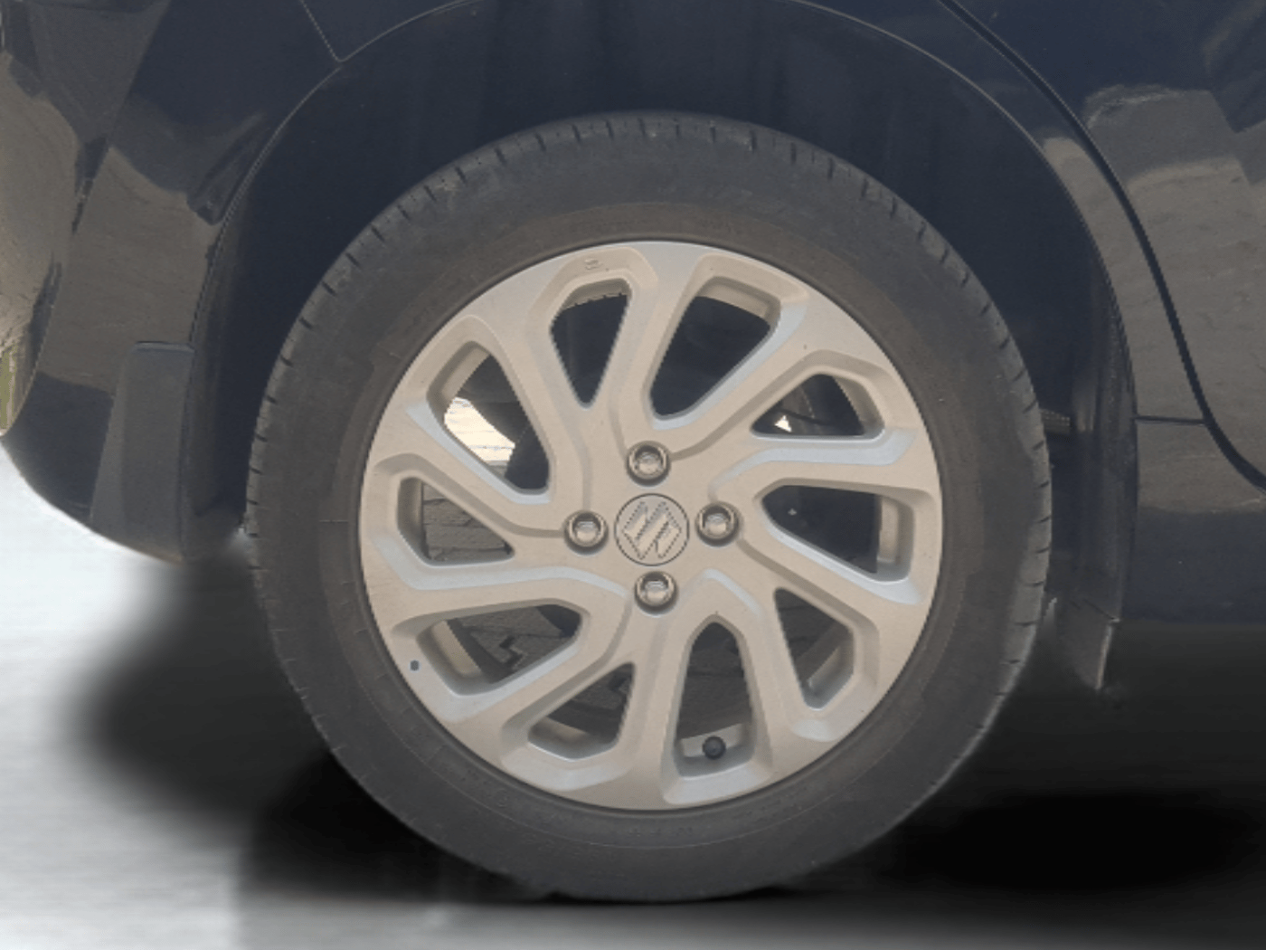 2024 Maruti Baleno ZETA PETROL 1.2, Petrol, Manual, 13,356 km, Right Rear Wheel