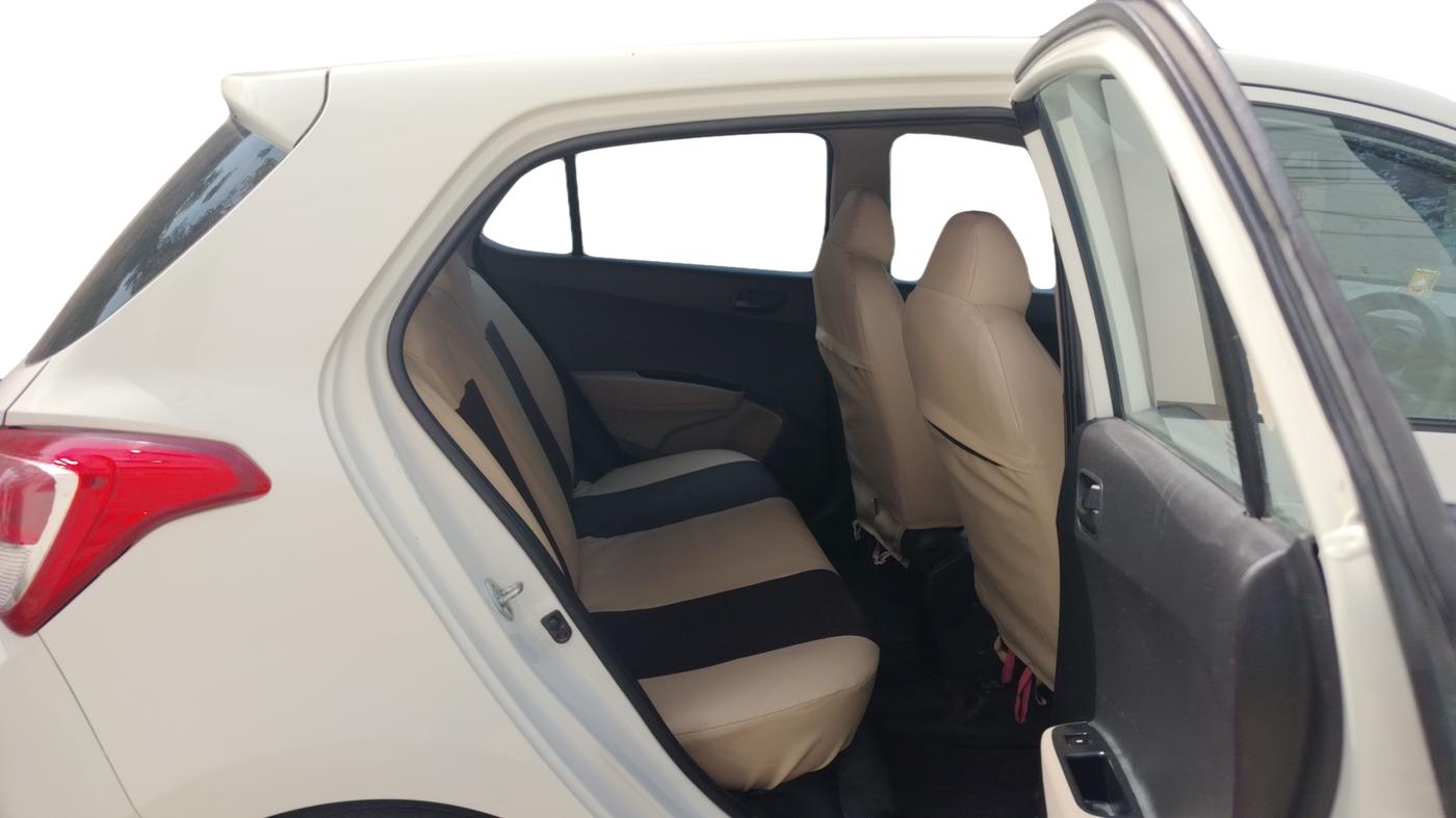 2016 Hyundai Grand i10 MAGNA 1.2 KAPPA VTVT, Petrol, Manual, 36,503 km, Right Side Rear Door Cabin