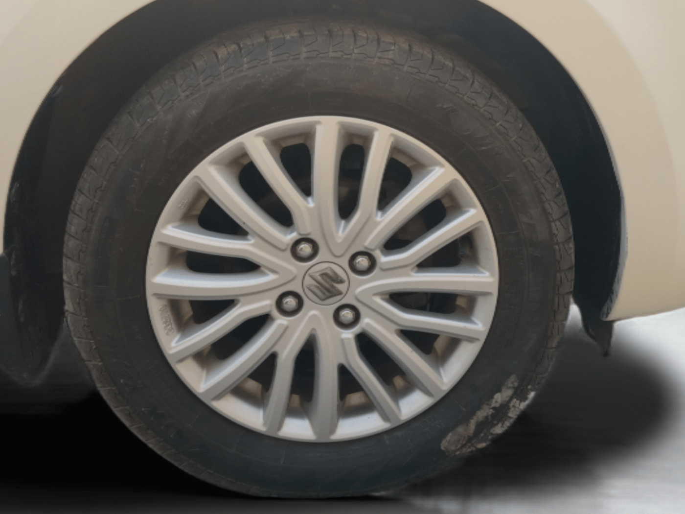 2017 Maruti Dzire ZXI, Petrol, Manual, 75,001 km, Right Front Wheel