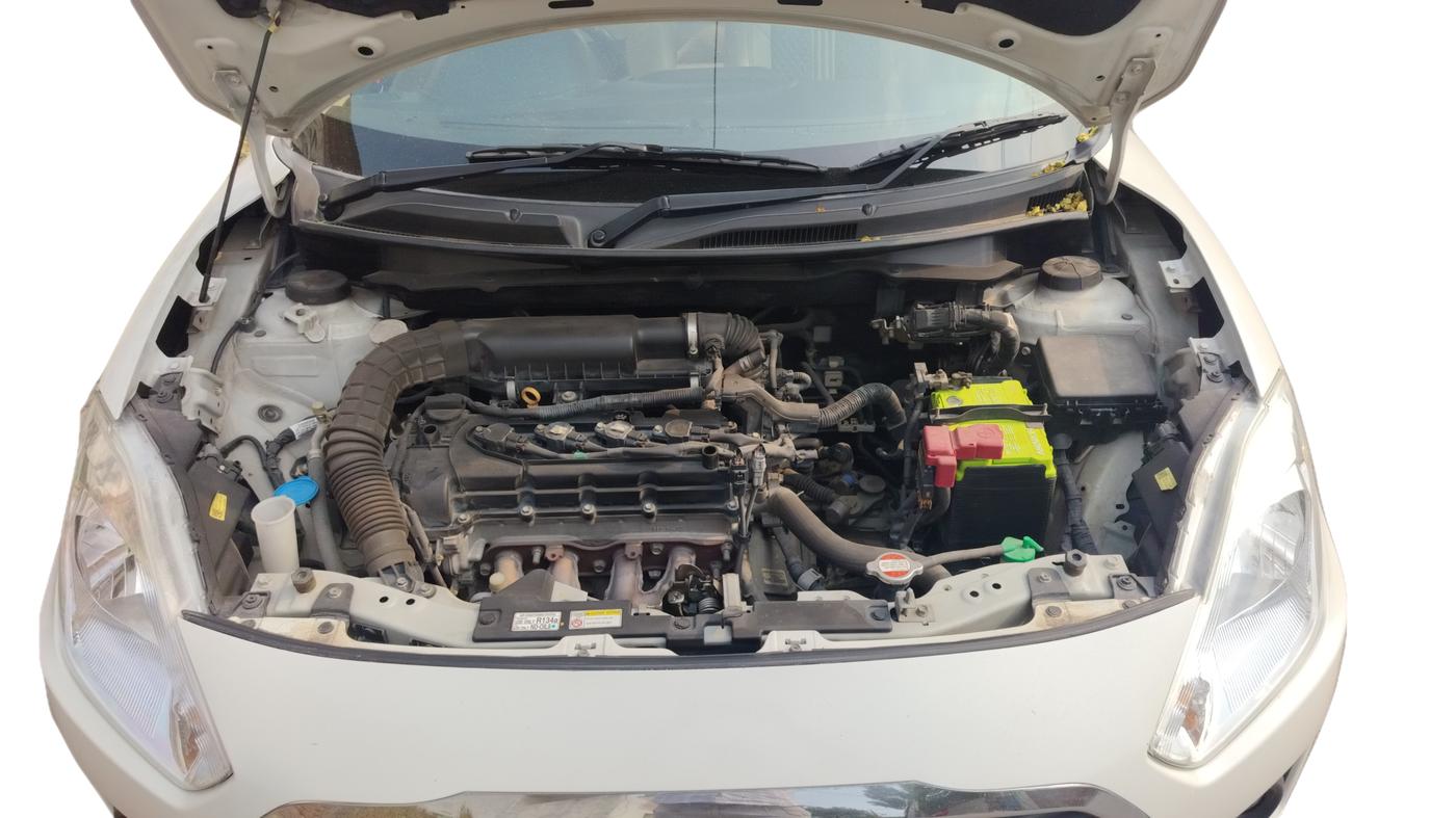 2017 Maruti Dzire ZXI, Petrol, Manual, 75,001 km, Open Bonnet