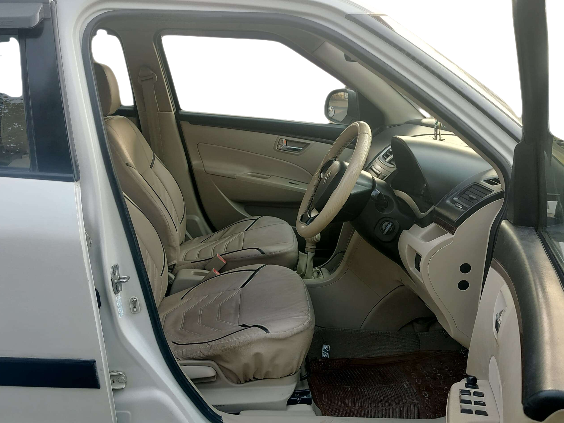 2014 Maruti Swift Dzire VDI, Diesel, Manual, 94,918 km, Right Side Front Door Cabin