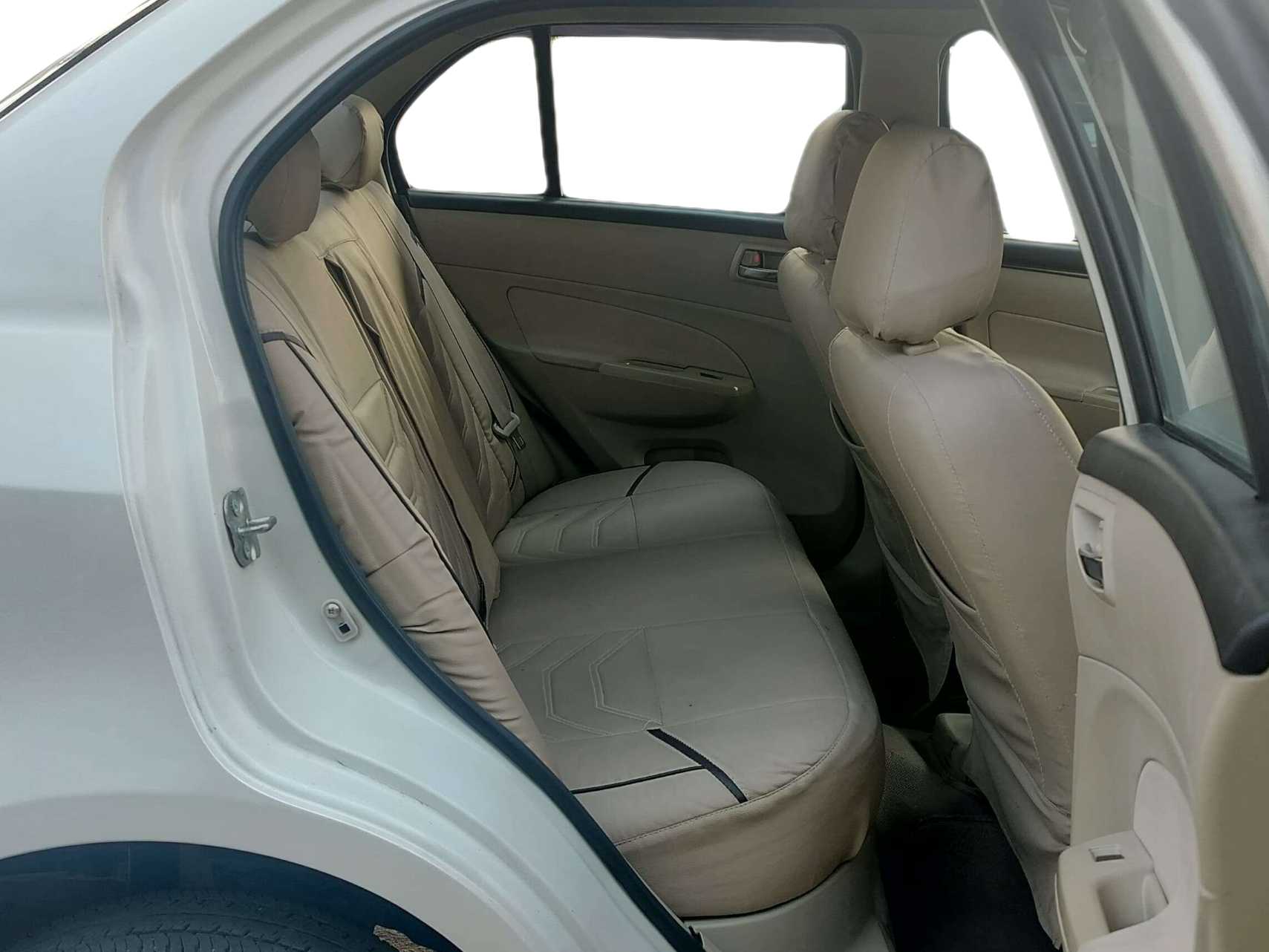 2014 Maruti Swift Dzire VDI, Diesel, Manual, 94,918 km, Right Side Rear Door Cabin