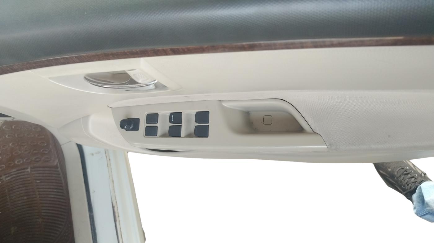 2014 Maruti Swift Dzire VDI, Diesel, Manual, 94,918 km, Driver Side Door Panel Controls