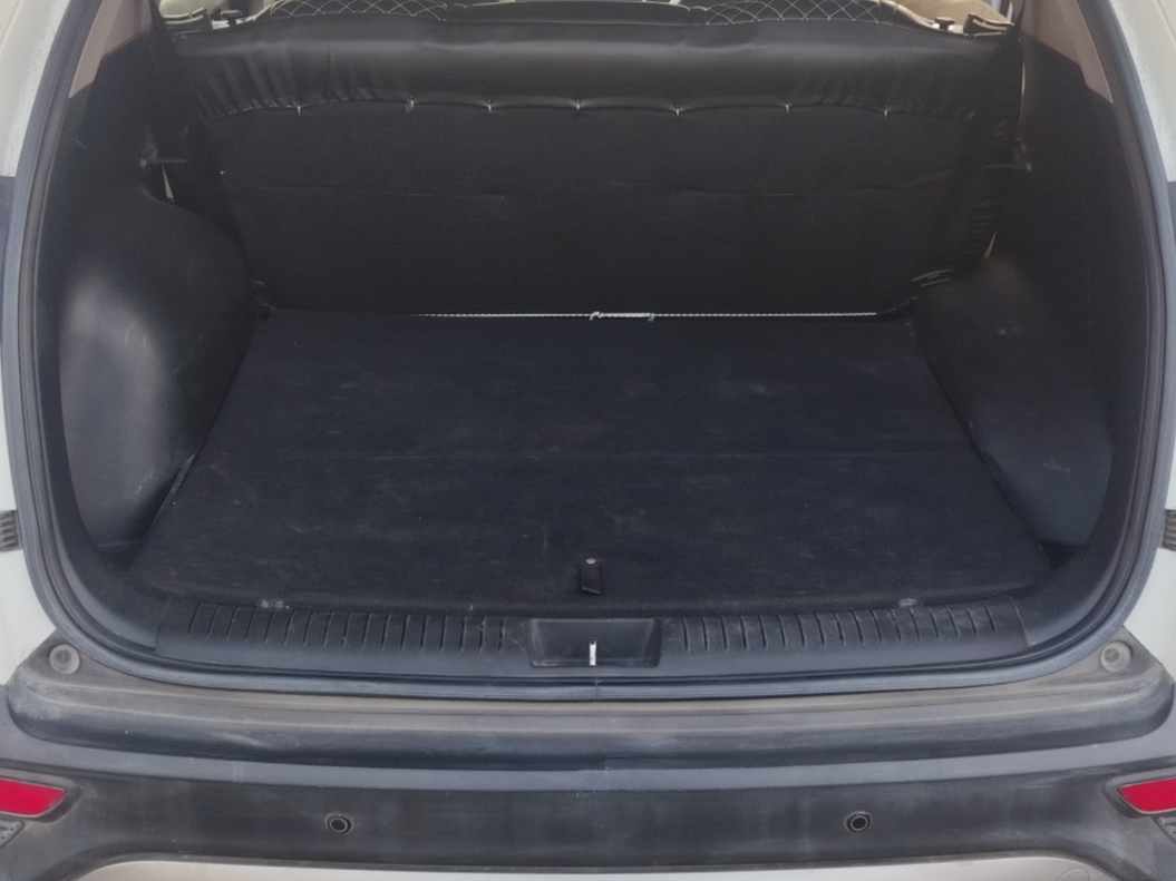 2018 Hyundai Creta E PLUS 1.4 DIESEL, Diesel, Manual, 97,129 km, Boot Inside