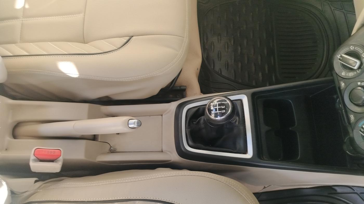 2019 Maruti Dzire VDI, Diesel, Manual, 74,983 km, Gear Lever