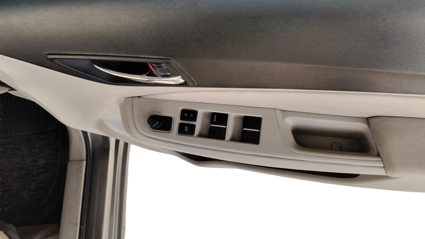 2019 Maruti Dzire VDI, Diesel, Manual, 74,983 km, Driver Side Door Panel Controls