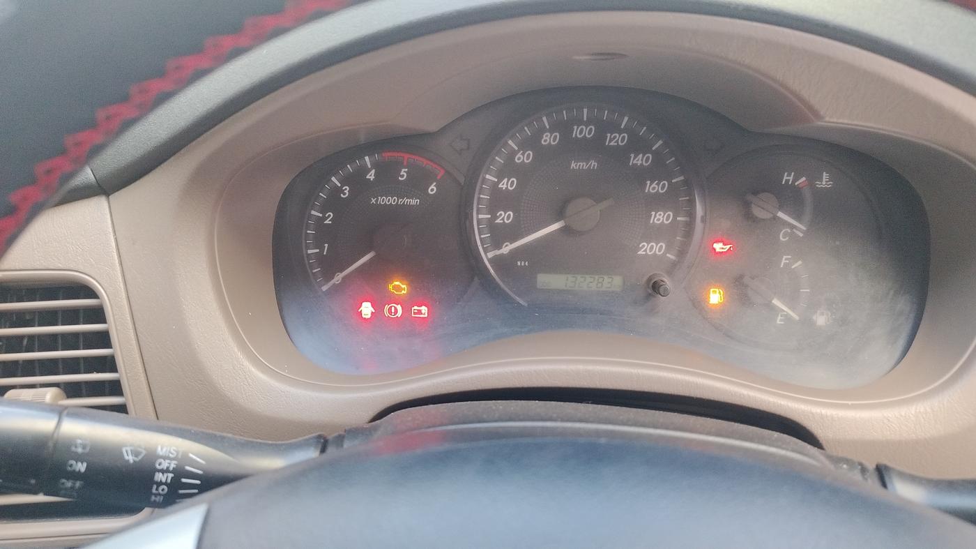2015 Toyota Innova 2.5 GX 8 STR, Diesel, Manual, 1,32,283 km, Odometer Image