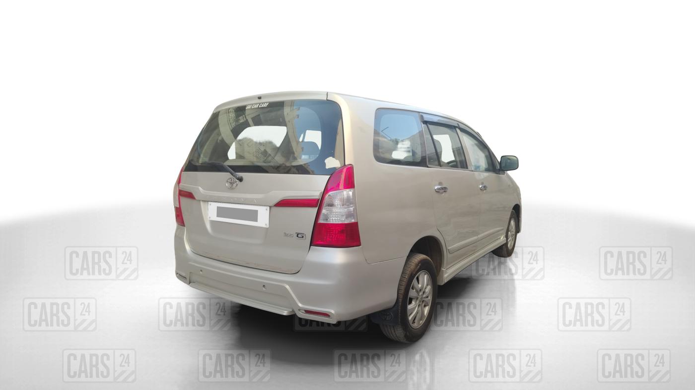 2015 Toyota Innova 2.5 GX 8 STR, Diesel, Manual, 1,32,283 km, Right Back Diagonal