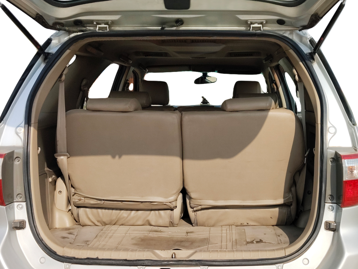 2010 Toyota Fortuner 3.0 4X4 MT, Diesel, Manual, 1,25,518 km, Boot Inside