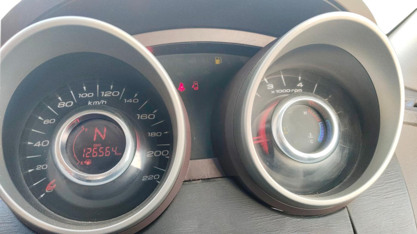 2014 Mahindra XUV500 W8, Diesel, Manual, 1,26,564 km, Odometer Image