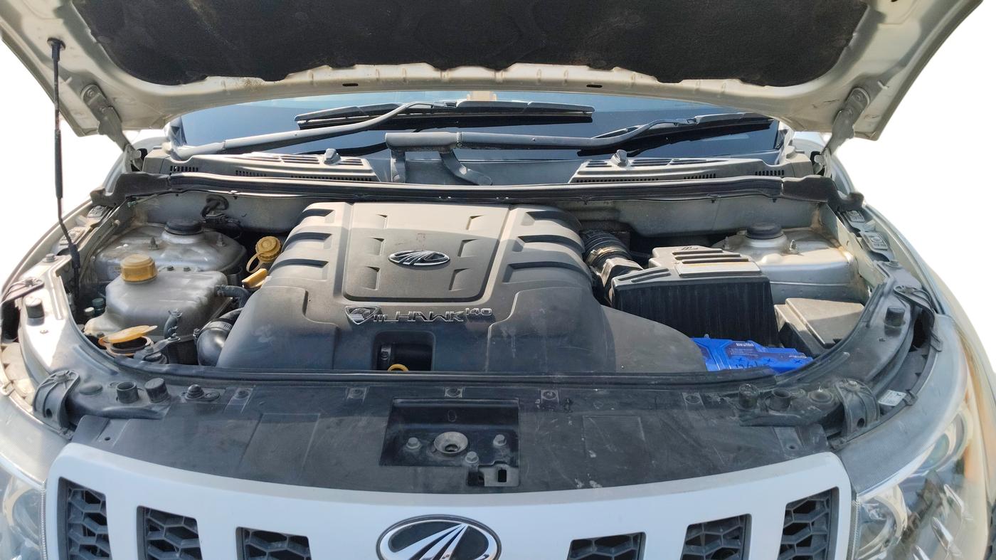 2015 Mahindra XUV500 W6, Diesel, Manual, 73,546 km, Open Bonnet