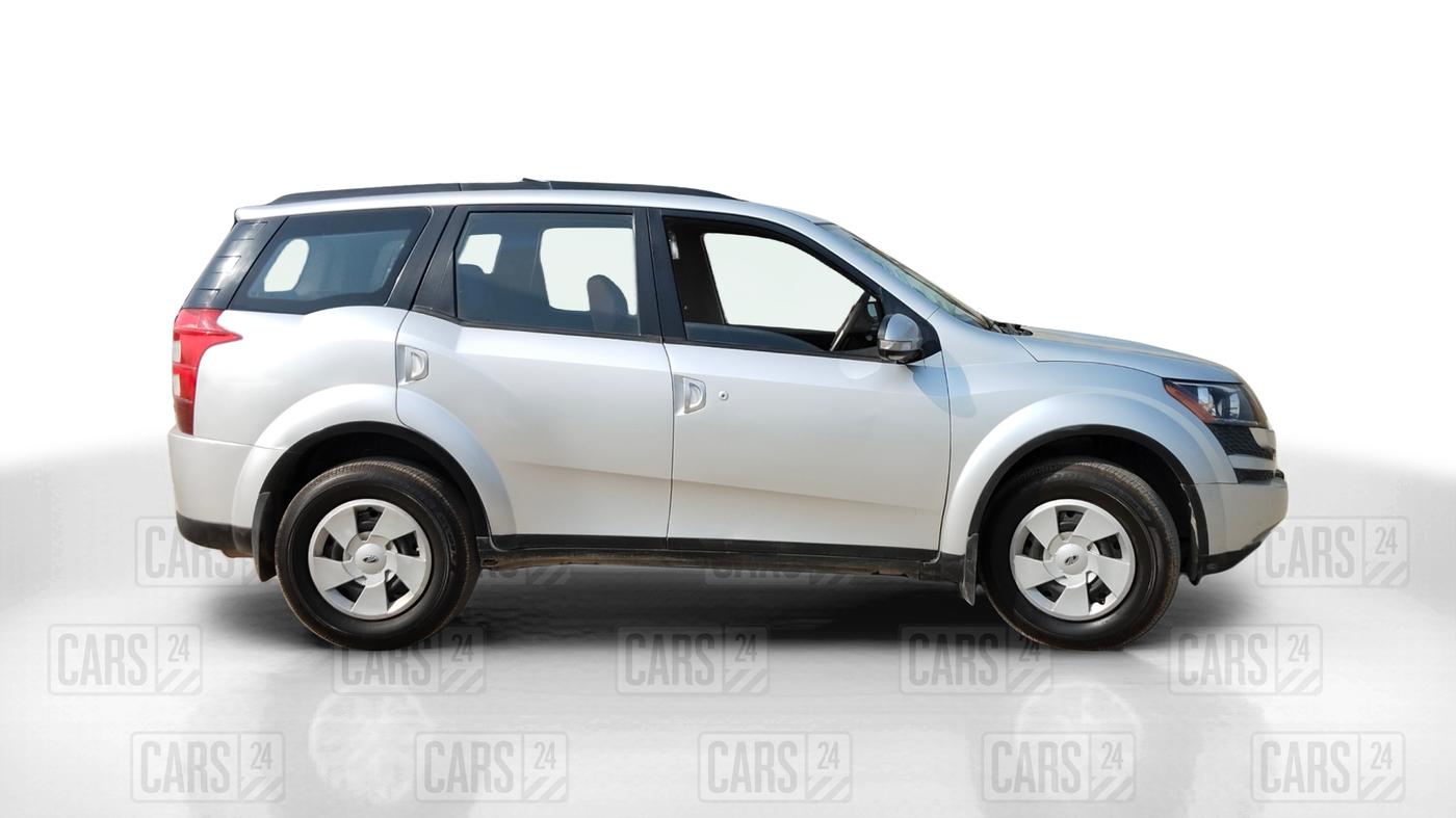 2015 Mahindra XUV500 W6, Diesel, Manual, 73,546 km, Right Side View