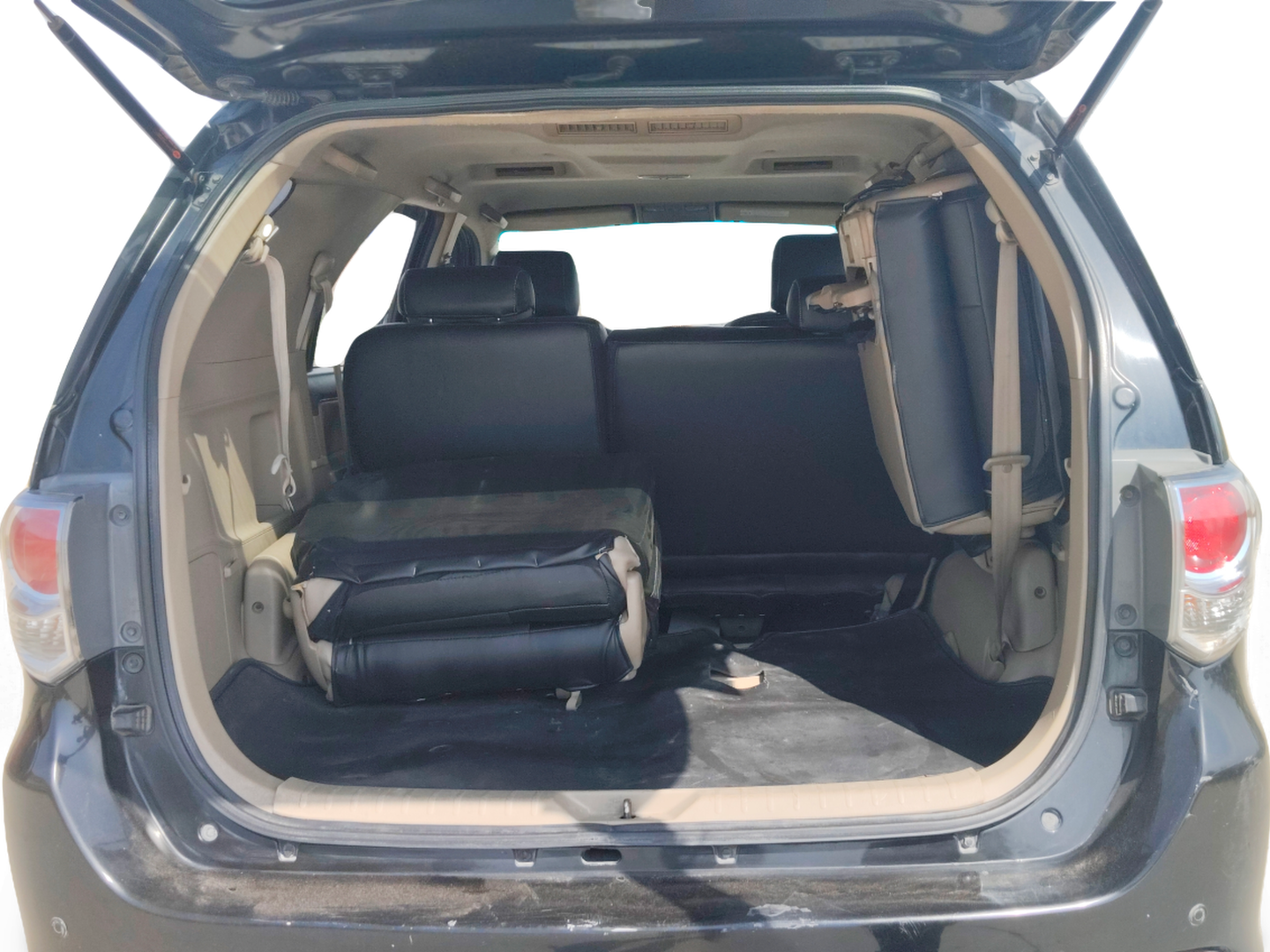 2013 Toyota Fortuner 3.0 4X2 MT, Diesel, Manual, 1,28,360 km, Boot Inside