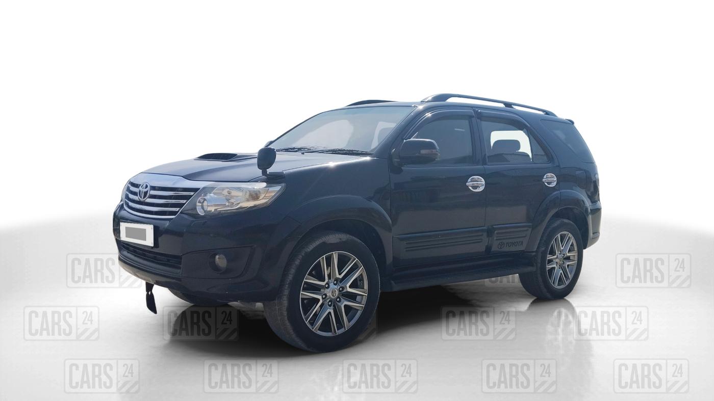 2013 Toyota Fortuner 3.0 4X2 MT, Diesel, Manual, 1,28,360 km, Left Front Diagonal