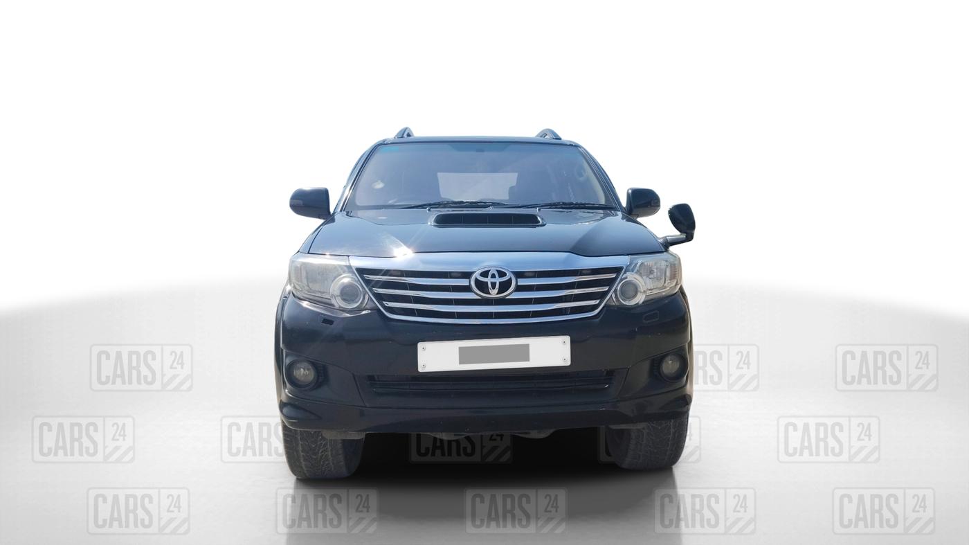 2013 Toyota Fortuner 3.0 4X2 MT, Diesel, Manual, 1,28,360 km, Front